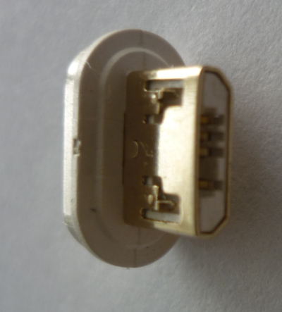 Фото магнитного Micro-USB-коннектора от FLOVEME, который на самом деле не передаёт данные, отсутствует 1 контакт.