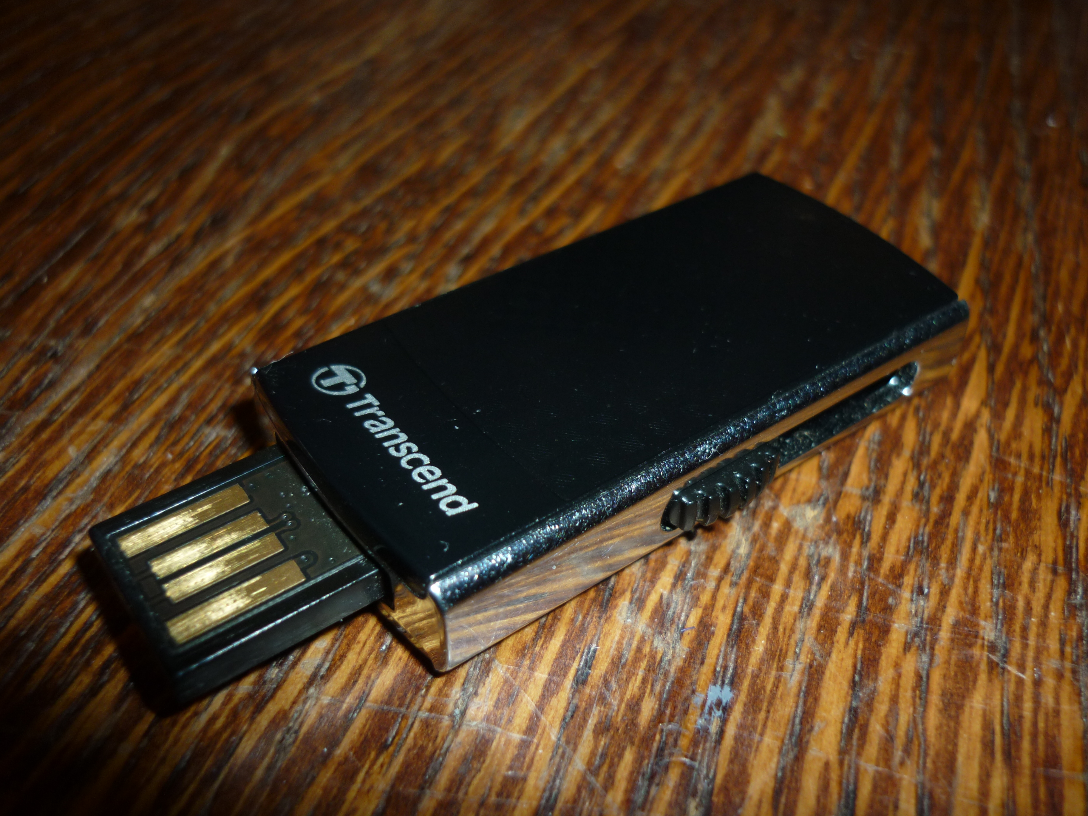 фото USB флешки Transcend JetFlash 560 32 GB в высоком разрешении